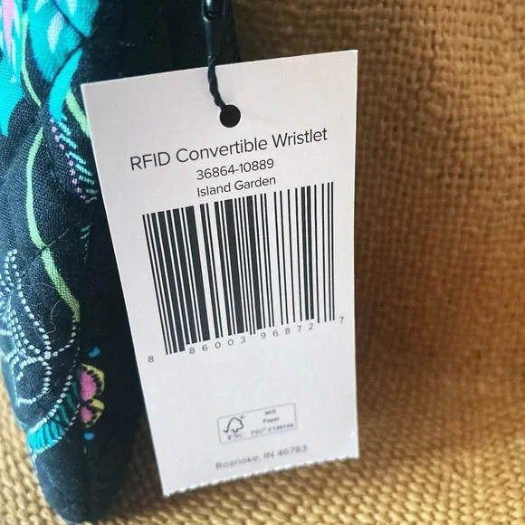 Vera Bradley Island Green Convertible Wristlet - Picture 6 of 8